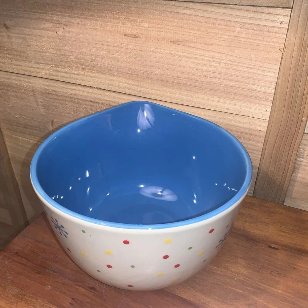 Temptations 2QT Mixing Bowl With Spout 